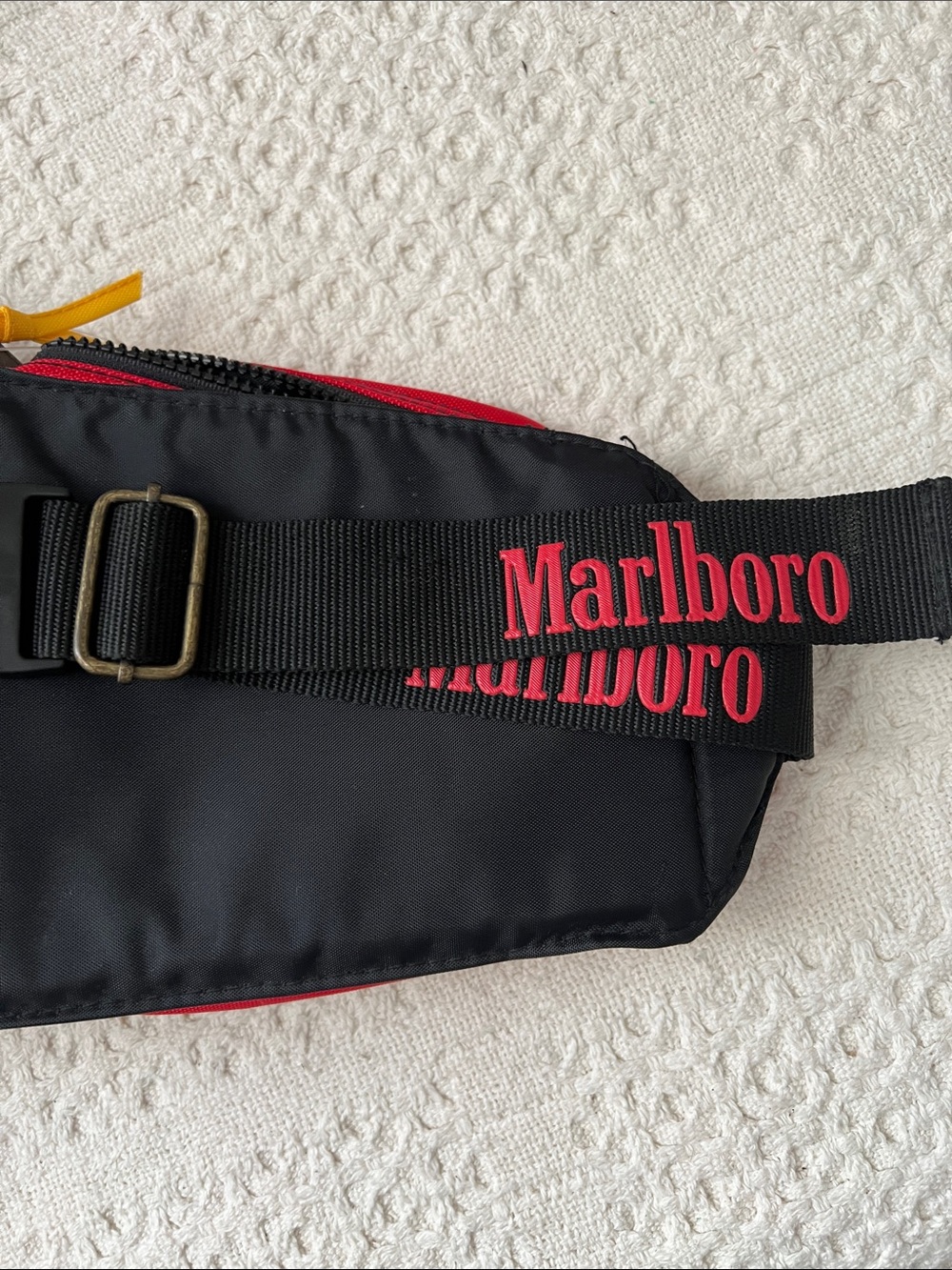 Marlboro vintage fanny pack - Picture 5 of 6